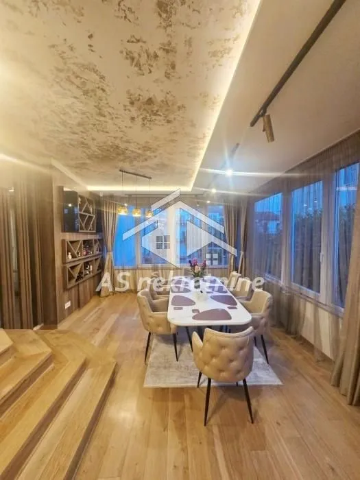 Rent, apartment, 240m², Savski Venac, Beograd