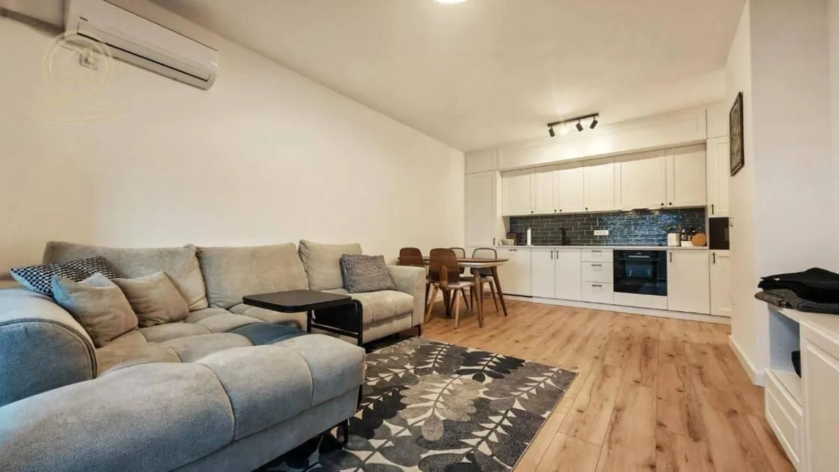 Izdavanje, trosoban stan, 70m², Čukarica, Beograd