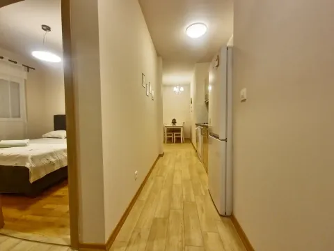 Rent, one bedroom apartment, 49m², Budva, Crna Gora - image 12