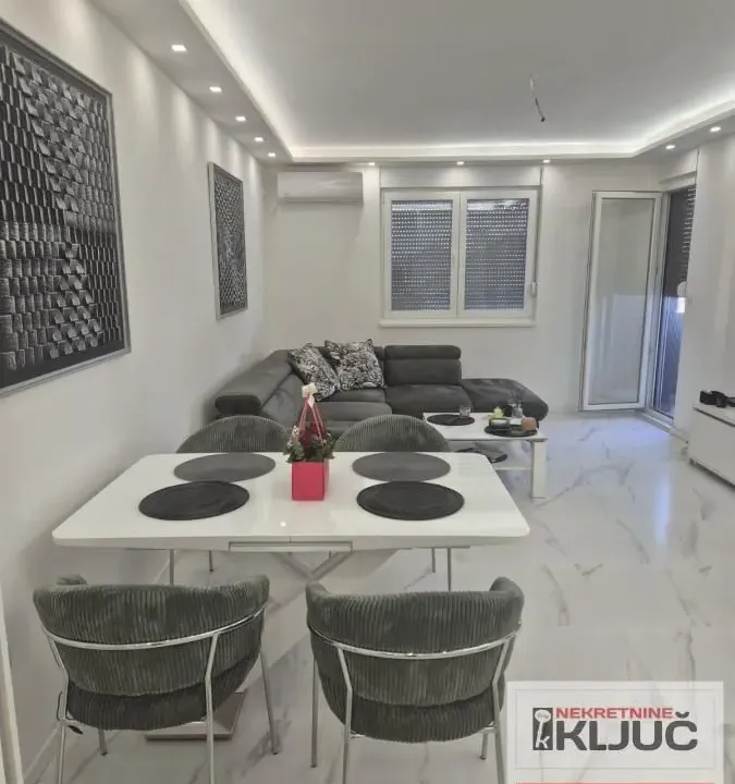 Sale, three bedroom apartment, 79m², Veternik, Novi Sad Sve Podlokacije