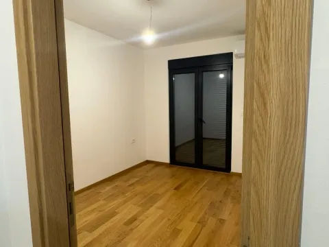 Izdavanje, jednosoban stan, 45m², City Kvart, Podgorica - image 5