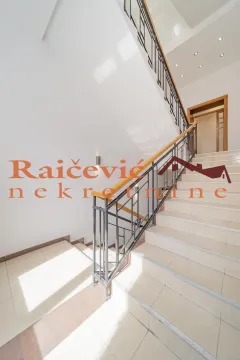 Rent, office space, 1040m², Palilula, Niš - image 12