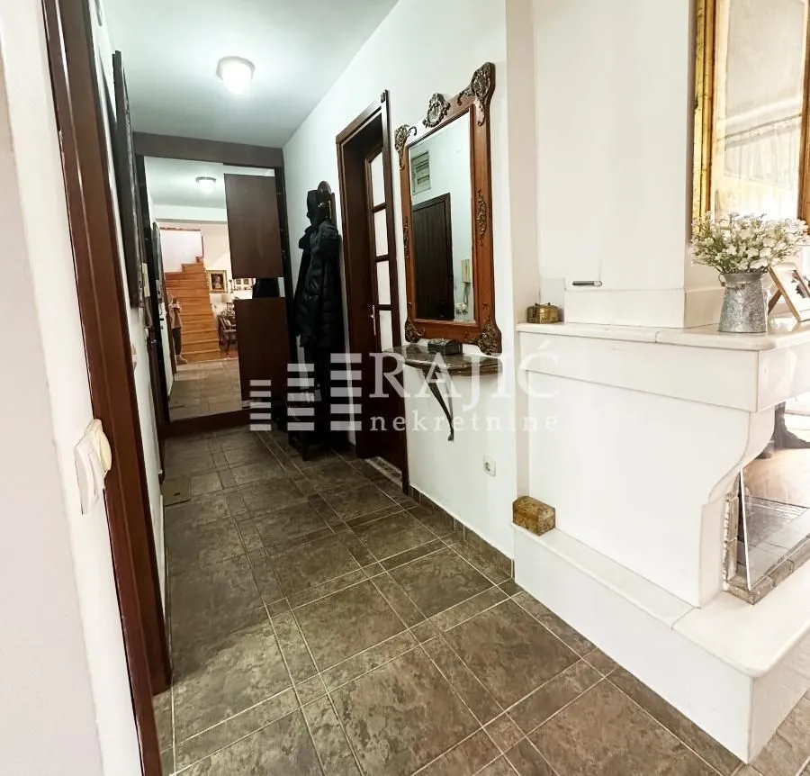 Rent, apartment, 110m², Stari Grad, Beograd