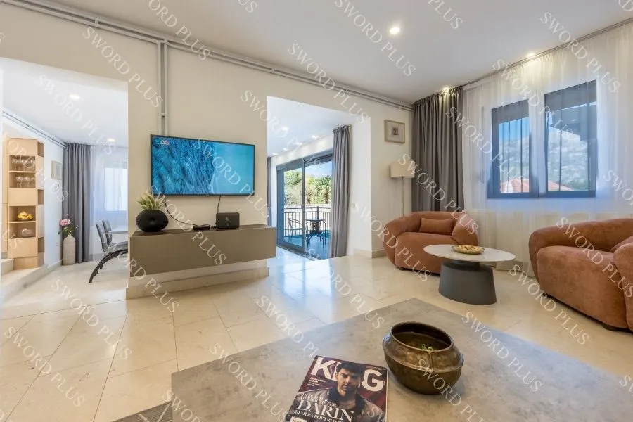 Prodaja, kuća, 240m², Centar, Kotor