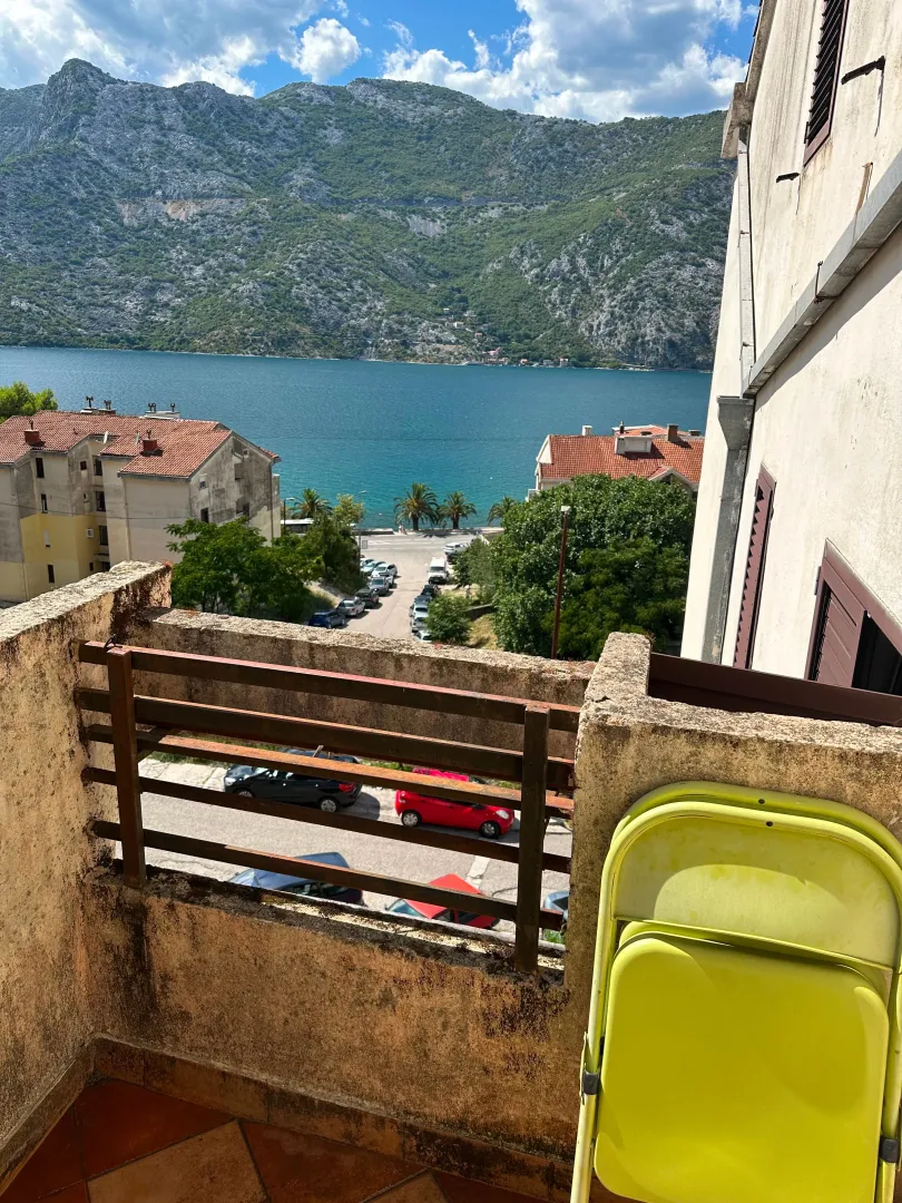 Rent, one bedroom apartment, 35m², Risan, Kotor