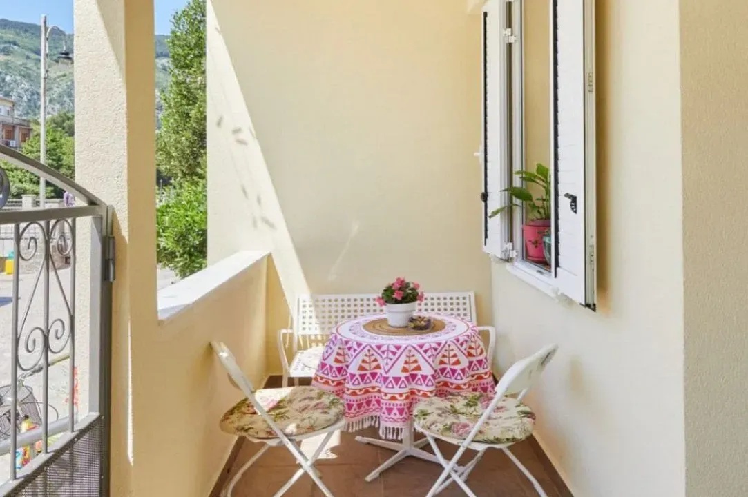 Prodaja, dvosoban stan, 57m², Centar, Kotor