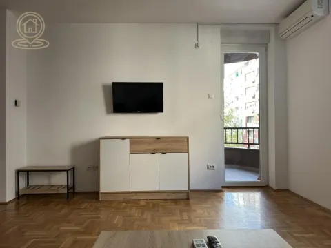 Izdavanje, garsonjera, 30m², Grbavica, Novi Sad Sve Podlokacije - image 4