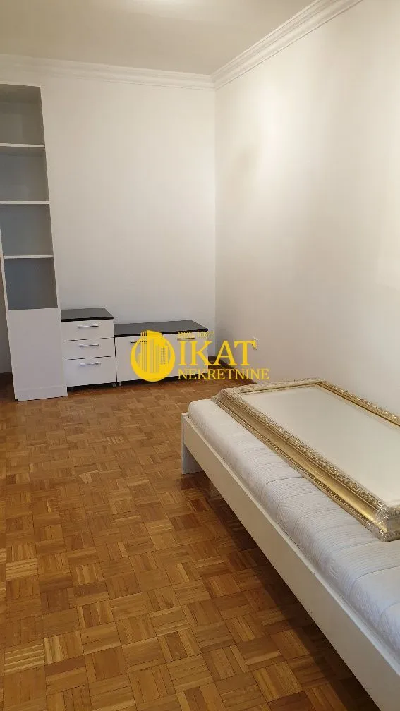Rent, four bedroom apartment, 115m², Kalenić Pijaca, Vračar Sve Podlokacije