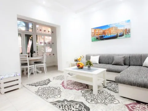 Prodaja, stan, 78m², Tivat, Crna Gora - image 2