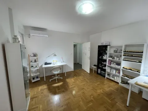 Izdavanje, dvosoban stan, 50m², Centar, Novi Sad - image 2