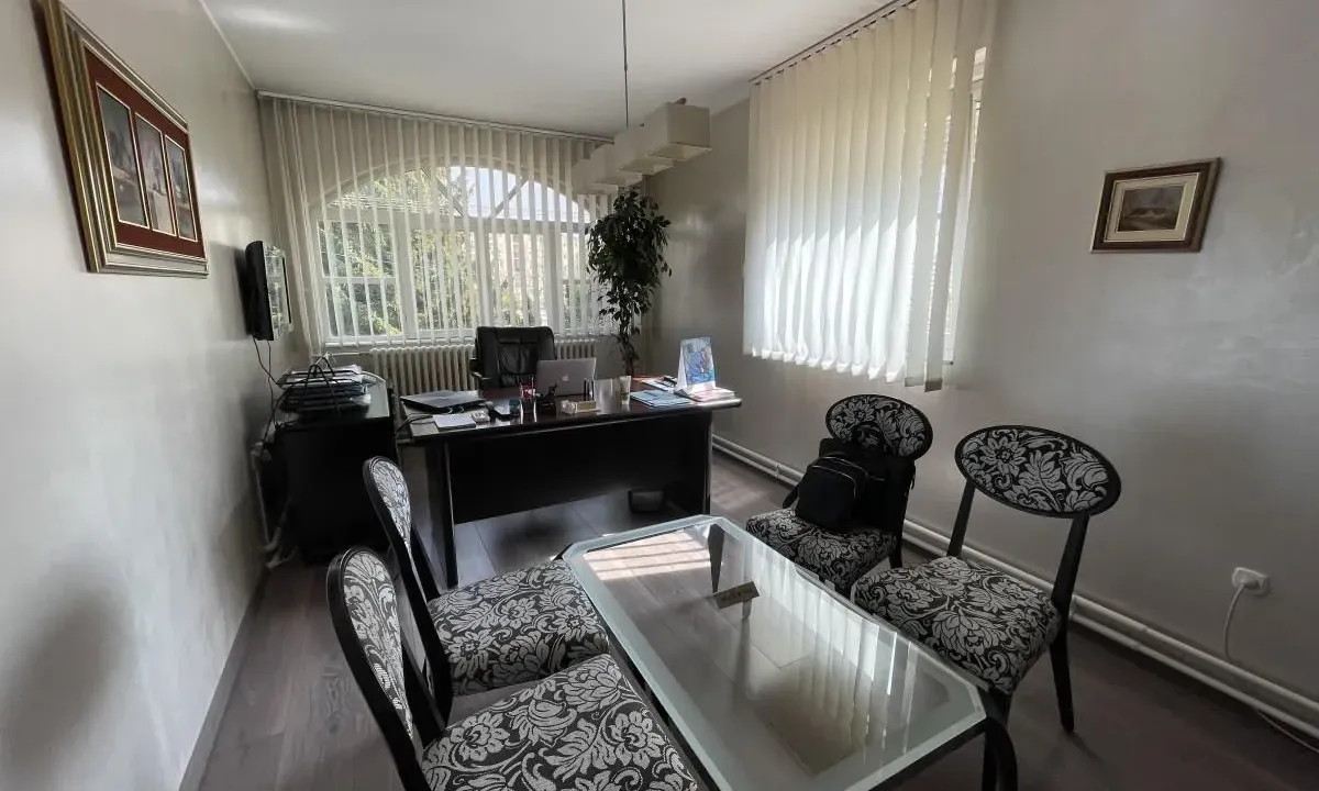 Izdavanje, poslovni prostor, 120m², Banatić, Novi Sad Sve Podlokacije