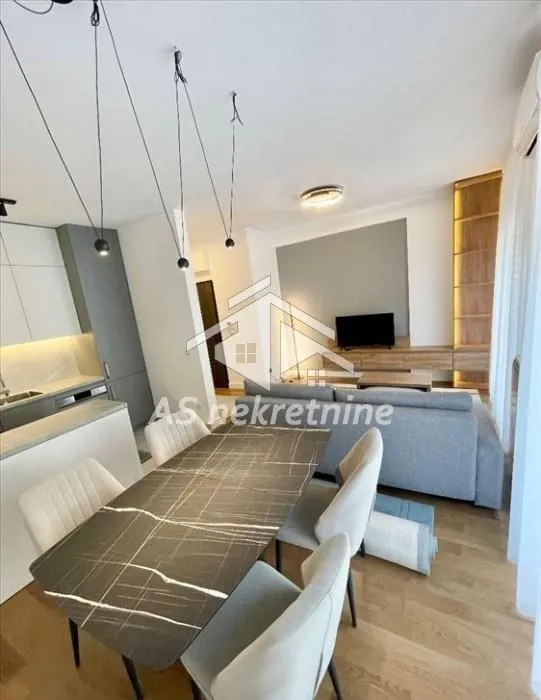 Rent, three bedroom apartment, 60m², Vračar Sve Podlokacije, Beograd