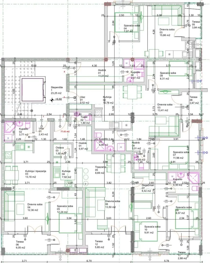 Arhitektonski plan osnove etaže sa rasporedom prostorija i dimenzijama.