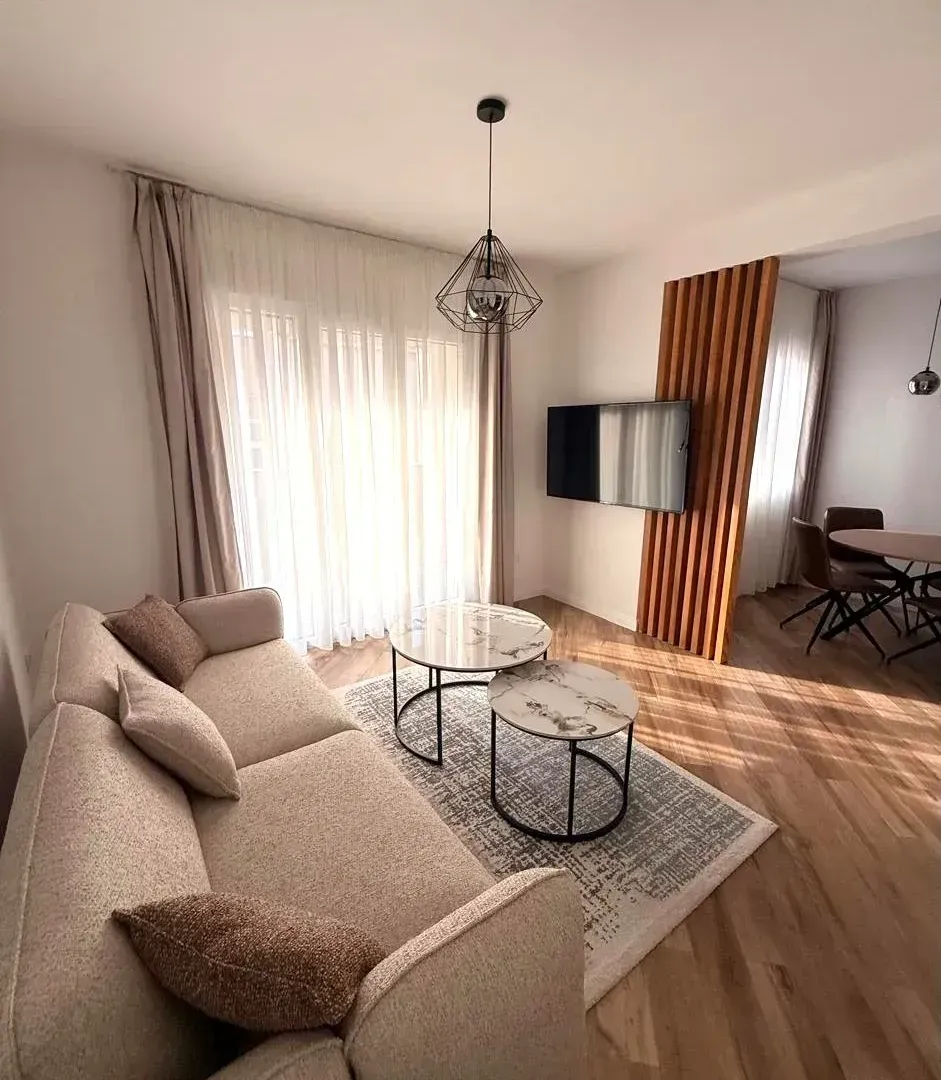 Izdavanje, stan, 60m², Tivat, Crna Gora