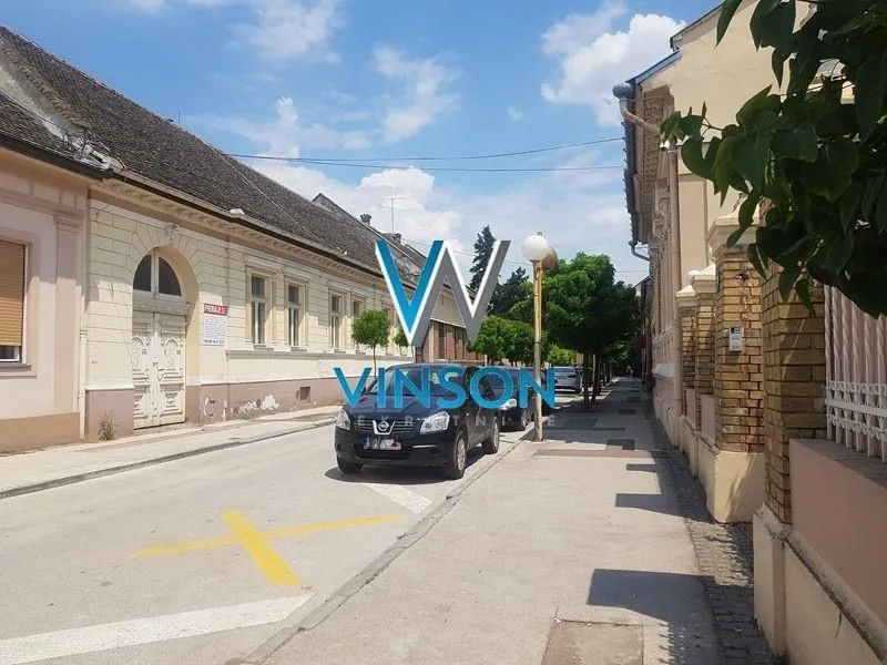 Prodaja, kuća, 688m², Centar, Sombor
