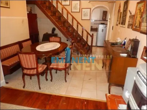 Prodaja, četvorosoban stan, 82m², Zemun Centar, Zemun Sve Podlokacije - image 3