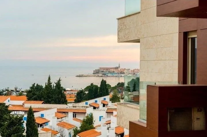 Rent, apartment, 78m², Centar, Budva