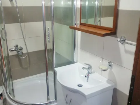 Izdavanje, jednosoban stan, 53m², City Kvart, Podgorica - image 10