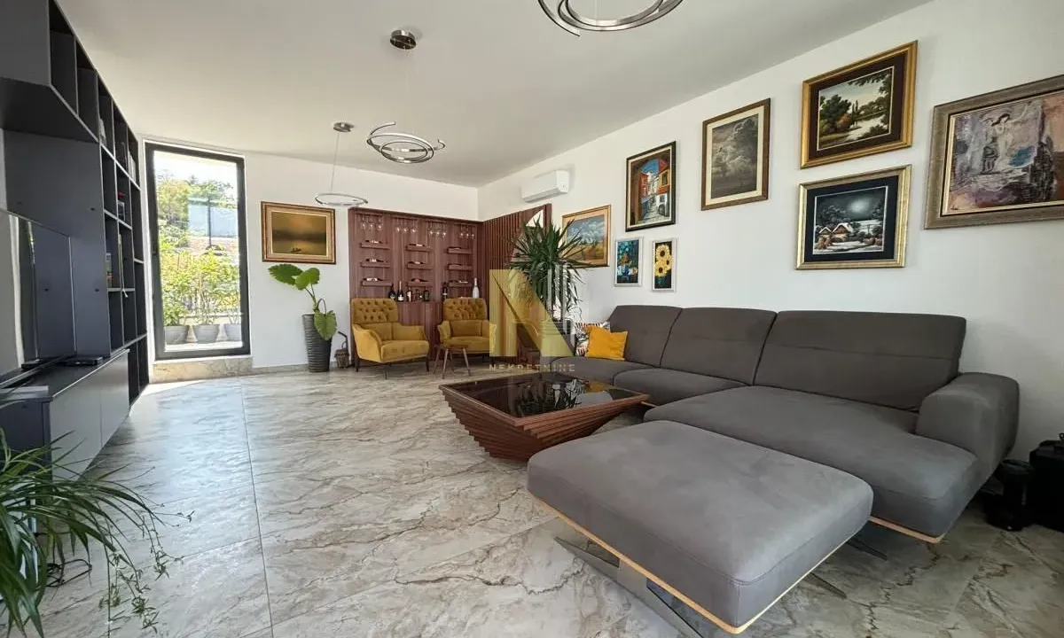 Prodaja, stan, 145m², Sremska Kamenica, Petrovaradin