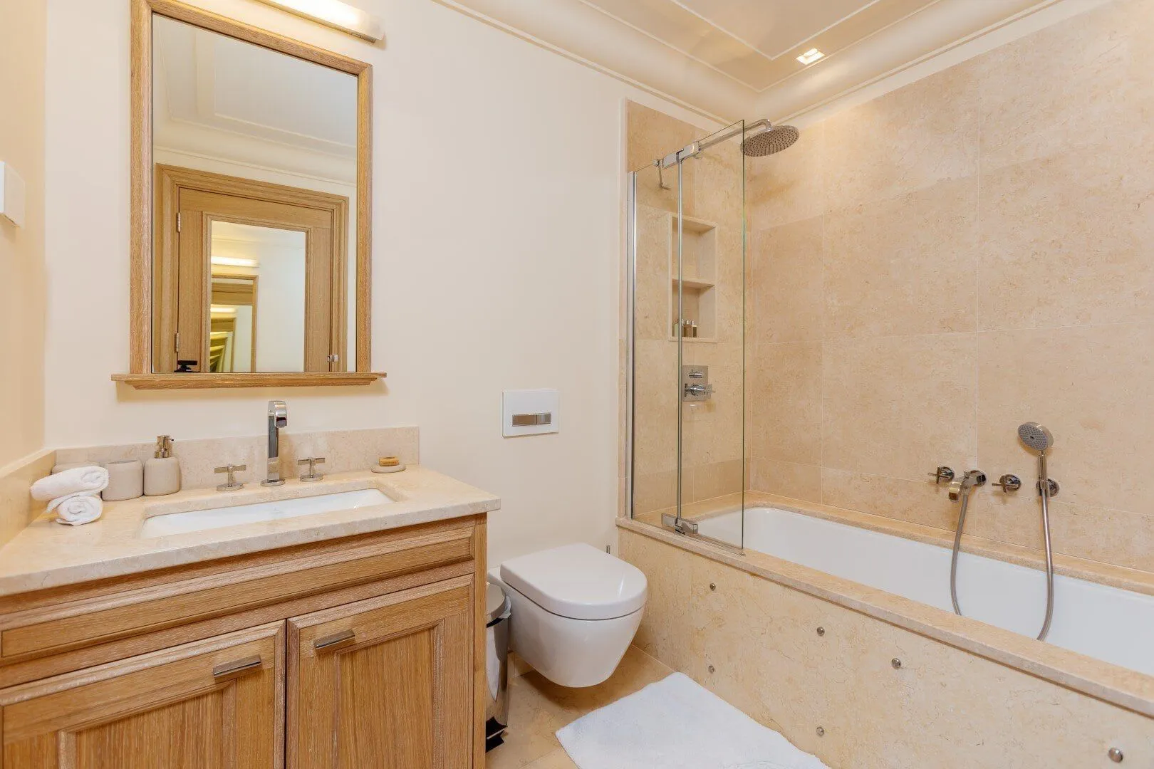 Rent, two bedroom apartment, 134m², Porto Montenegro, Tivat