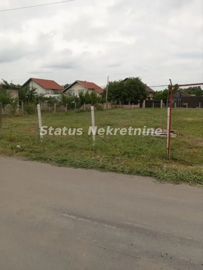Izdavanje, plac, 880m², Veternik, Novi Sad Sve Podlokacije