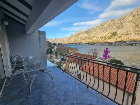 Sale, four bedroom apartment, 115m², Muo, Kotor - image 3
