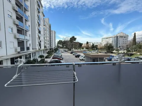 Prodaja, dvosoban stan, 72m², Centar, Bar - image 17