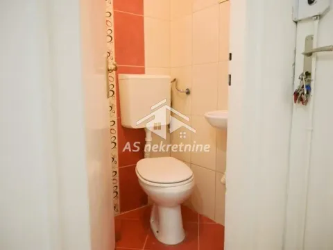 Izdavanje, dvosoban stan, 55m², Savski Venac, Beograd - image 13