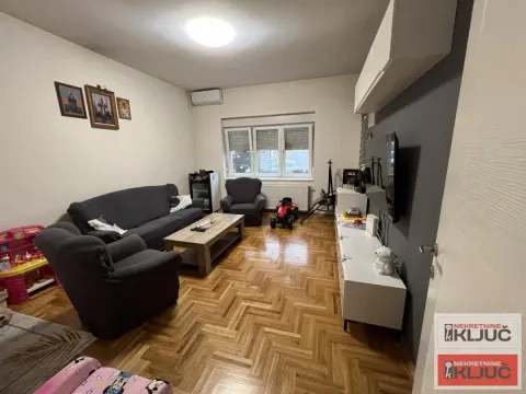 Sale, three bedroom apartment, 87m², Veternik, Novi Sad Sve Podlokacije