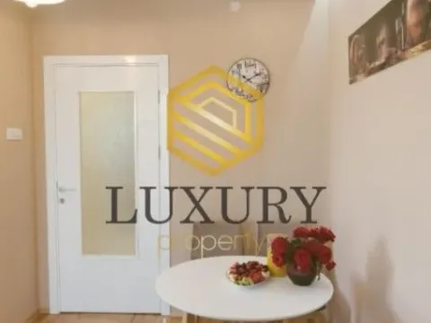 Izdavanje, dvosoban stan, 78m², Centar, Podgorica - image 10