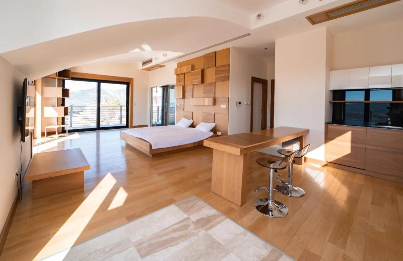 Rent, house, 300m², Dub, Kotor
