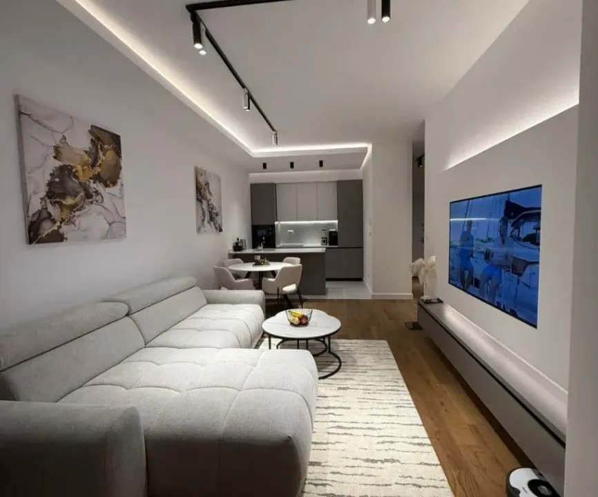 Izdavanje, jednosoban stan, 65m², Soho City, Bar