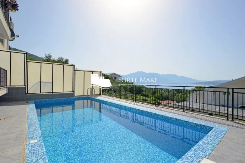 Prodaja, dvosoban stan, 70m², Baošići, Herceg Novi