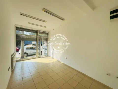 Prodaja, poslovni prostor, 21m², Centar, Kragujevac - image 2