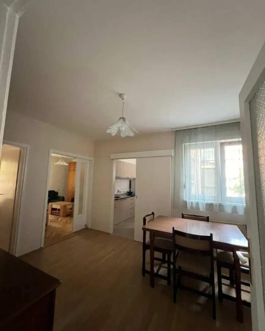 Izdavanje, dvosoban stan, 57m², Jagodina, Srbija