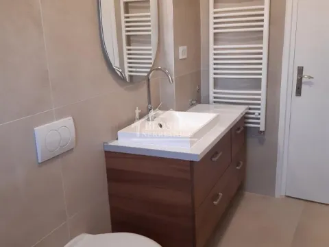 Izdavanje, trosoban stan, 78m², Stari Grad, Beograd - image 17