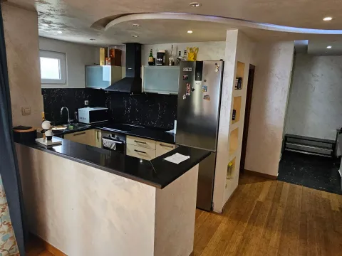 Sale, two bedroom apartment, 86m², Pržno, Budva - image 2