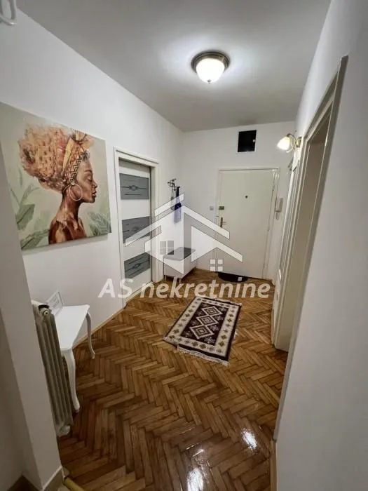 Izdavanje, dvosoban stan, 67m², Kalenić Pijaca, Vračar Sve Podlokacije