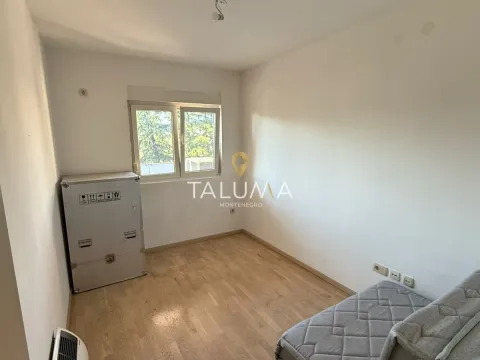 Rent, two bedroom apartment, 70m², City Kvart, Podgorica - image 5