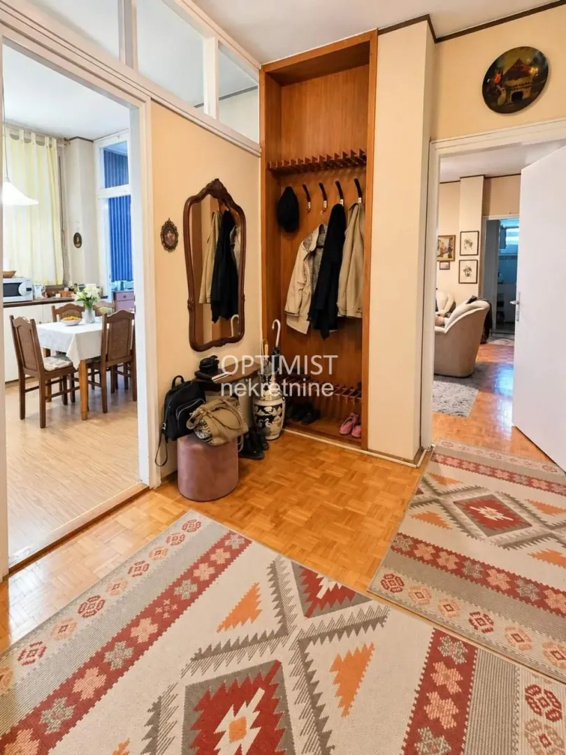 Prodaja, trosoban stan, 71m², Novi Beograd Sve Podlokacije, Beograd