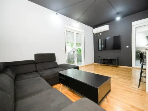 Izdavanje, jednosoban stan, 50m², Momišići, Podgorica - image 24