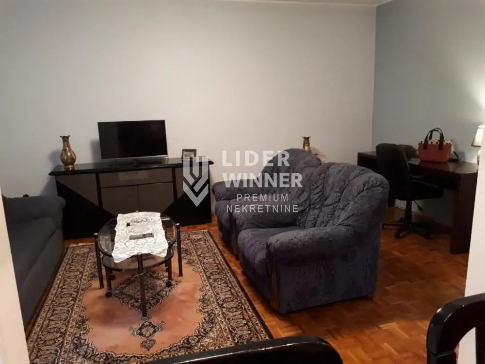 Rent, two bedroom apartment, 53m², Kalenić Pijaca, Vračar Sve Podlokacije