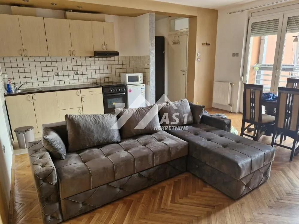 Izdavanje, dvosoban stan, 47m², Rotkvarija, Novi Sad Sve Podlokacije