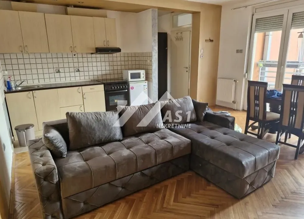 Izdavanje, dvosoban stan, 47m², Rotkvarija, Novi Sad Sve Podlokacije