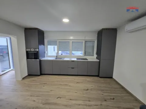 Izdavanje, dvosoban stan, 50m², Sajlovo, Novi Sad Sve Podlokacije - image 5