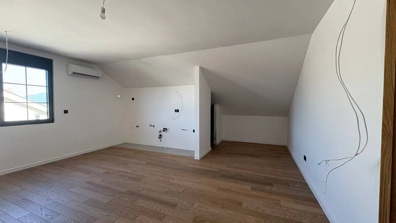Prodaja, trosoban stan, 101m², Tivat, Crna Gora