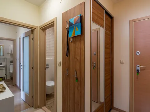 Prodaja, dvosoban stan, 72m², City Kvart, Podgorica - image 4