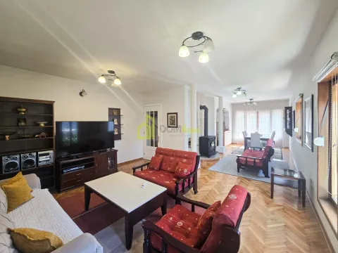 Rent, house, 200m², Tološi, Podgorica - image 19