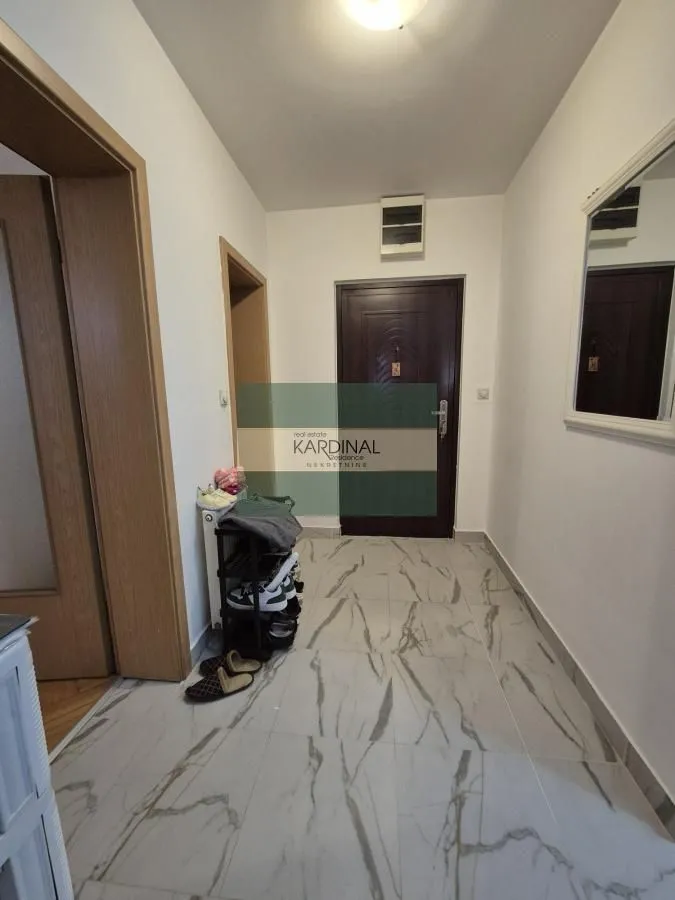 Prodaja, trosoban stan, 79m², Centar, Jagodina