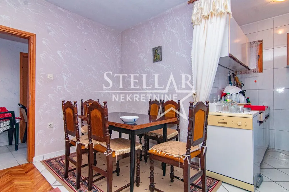 Izdavanje, kuća, 73m², Kuči, Podgorica